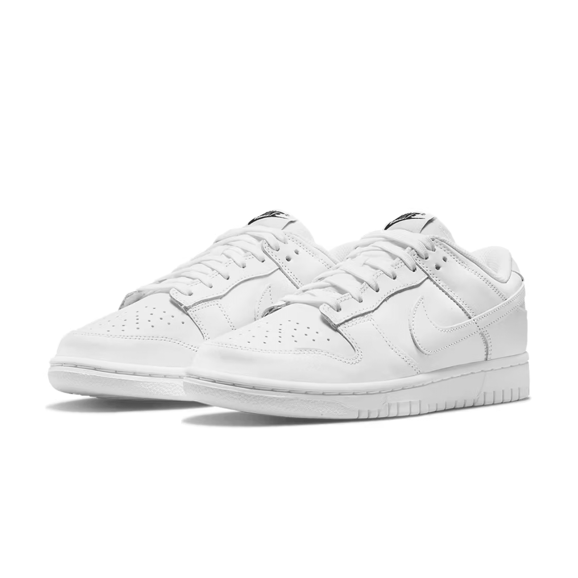 Nike Dunk Low Triple White W - SNEAKERS OF WISDOM